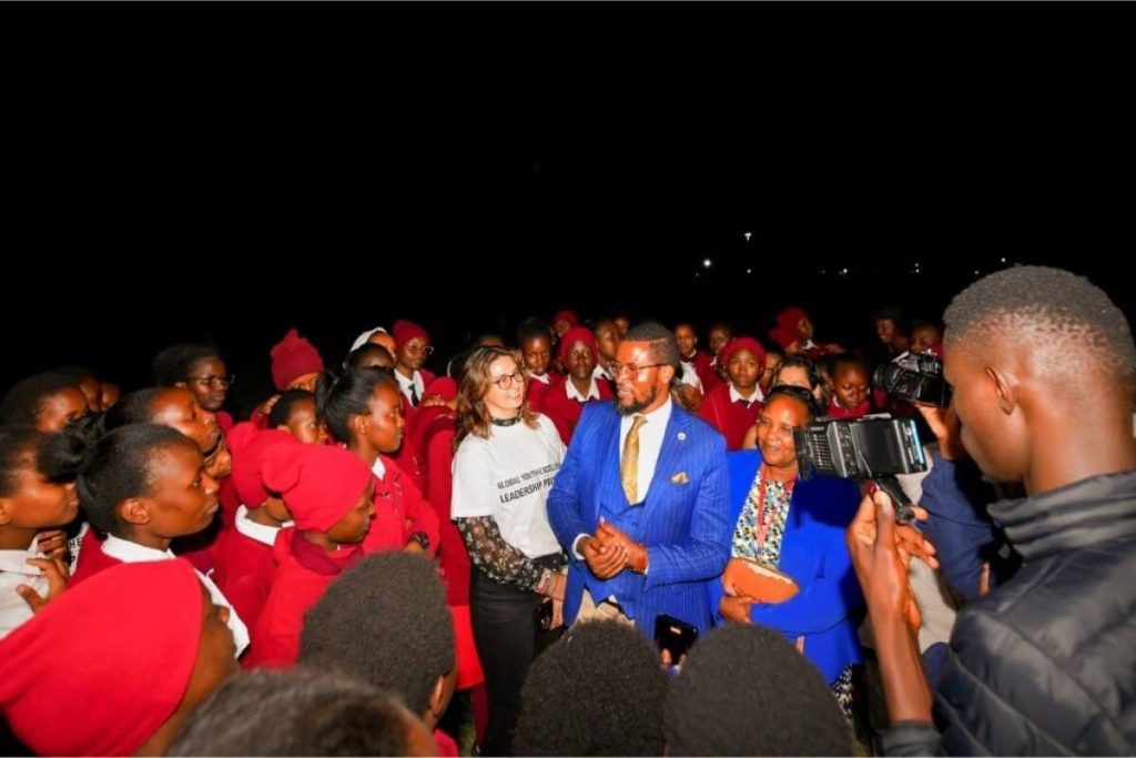 Isabel Donadio, Justus Mokaya Ronald