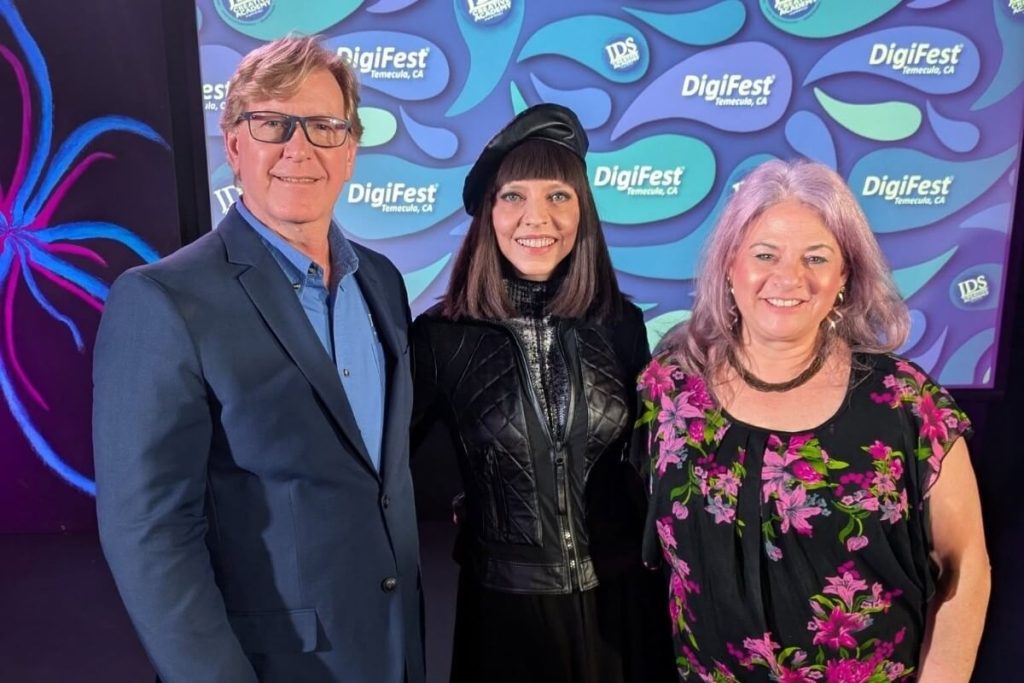 Scott Strand, Juliet Landau, Diane Strand