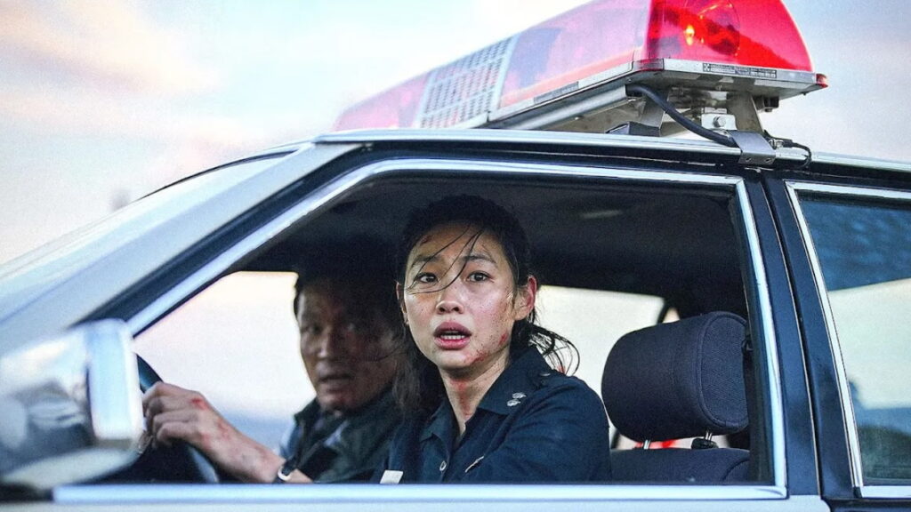 Jung Ho-yeon plays a police deputy dealing with an alien invasion in Hope.