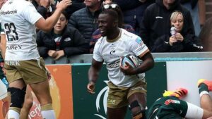 Rotimi Segun celebrates after scoring for Saracens against Leicester at Welford Road