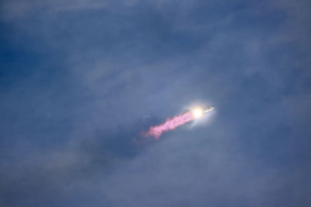 Starship in air