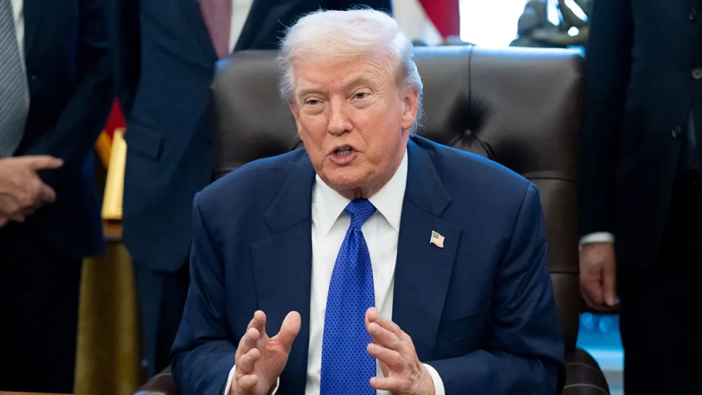 Donald trump white house speaks 002